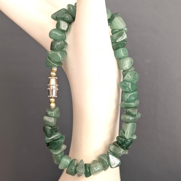 Shades of green stone chip bead bracelet - Picture 3 of 12